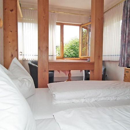 Gasthaus & Hotel Zur Linde Friedrichroda Ruang foto