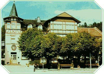 Gasthaus & Hotel Zur Linde Friedrichroda Bagian luar foto