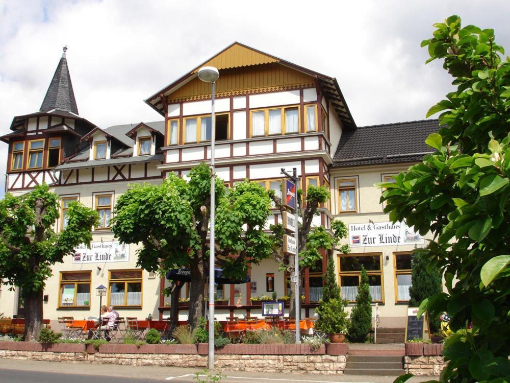 Gasthaus & Hotel Zur Linde Friedrichroda Bagian luar foto